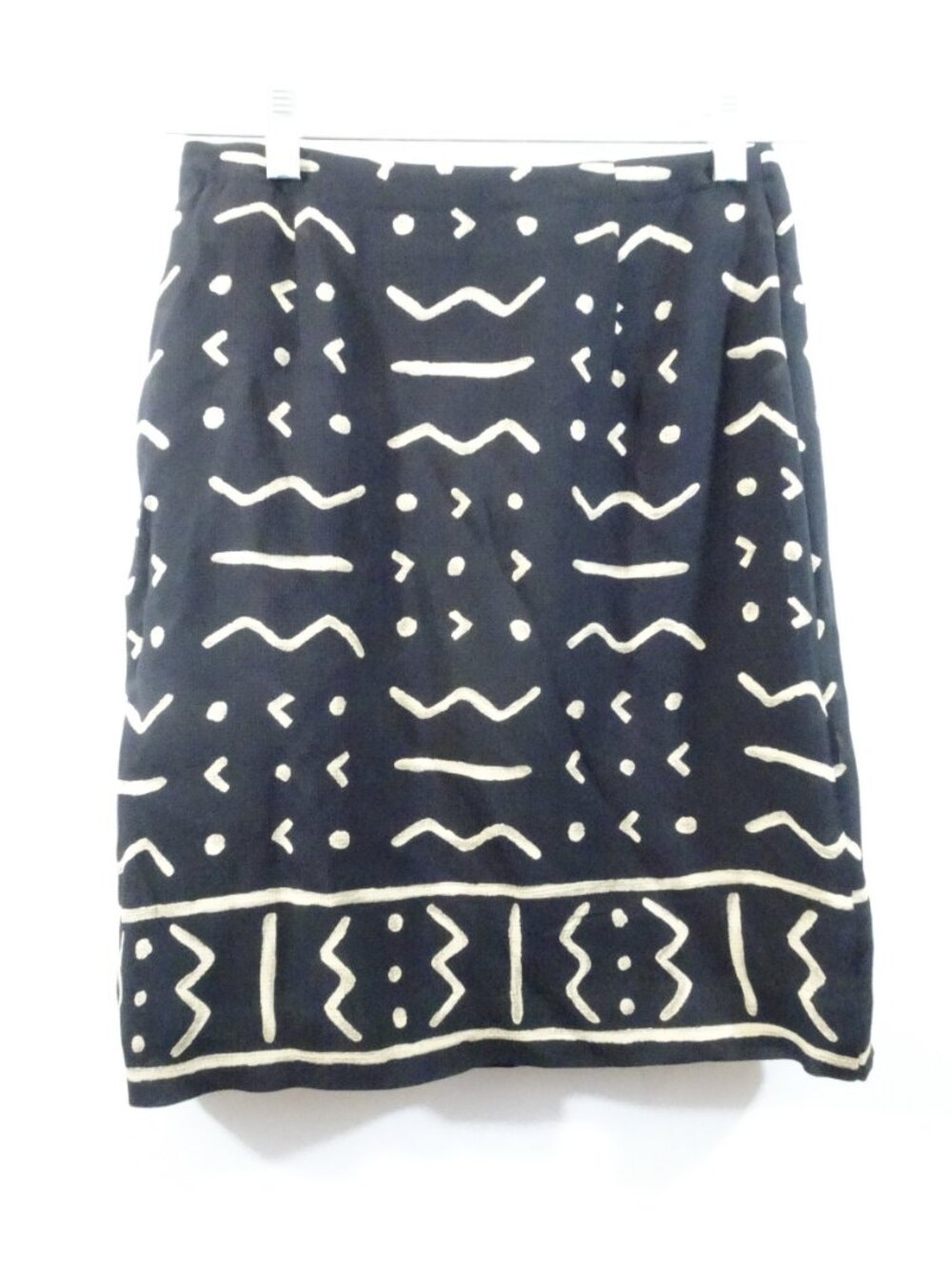 Jones New York 100% Silk Faux Wrap Skirt Size 6P Black NEW Tribal Print - Picture 4 of 5